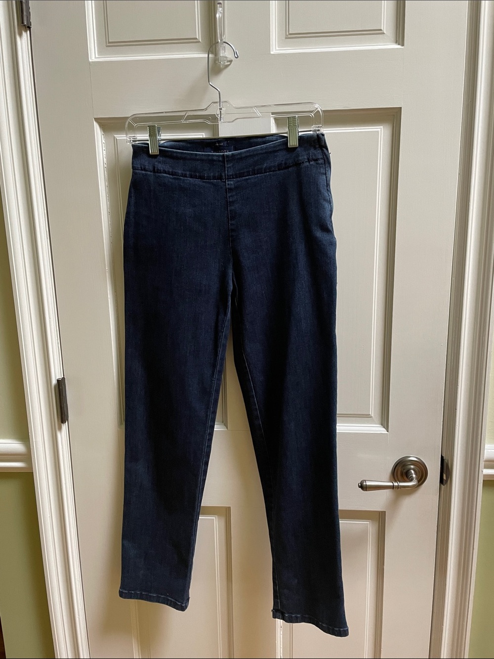 Women’s Talbots Dark Blue Heritage Ankle length Jeans With Side Zipper Size 2